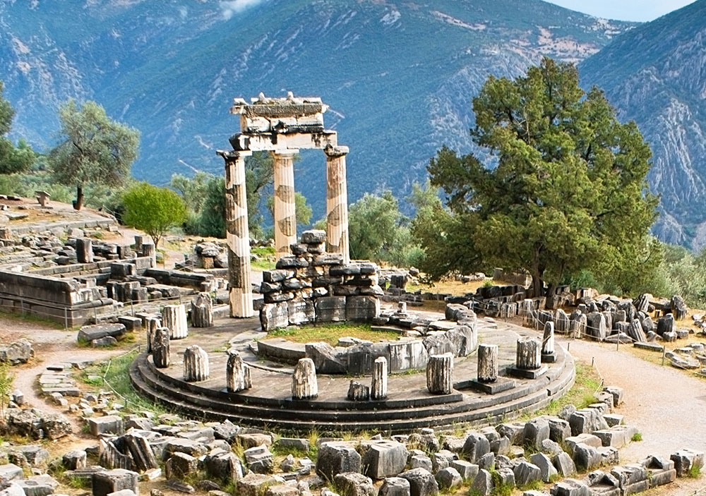 An image of the Temple of Delphi.